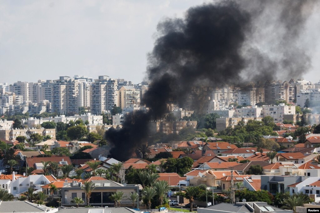 La città di Ashkelon, situata nel sud di Israele, è stata pesantemente colpita dai bombardamenti missilistici lanciati da Gaza.  7 ottobre 2023. REUTERS/Amir Cohen