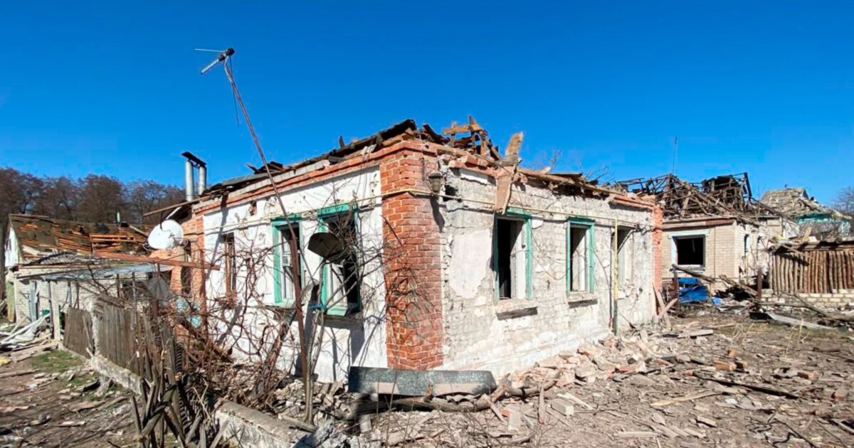 Атака російського дрона на автомобіль у Куп’янську: троє поранених