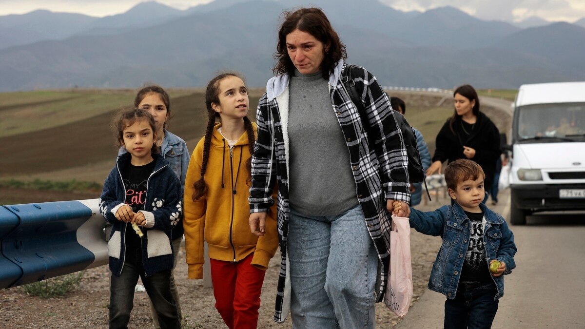 U.S., EU Pledge Aid To Karabakh Refugees As Tens Of Thousands Flee Region To Armenia - Vimarsana News