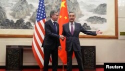 Американскиот државен секретар Ентони Блинкен со кинескиот министер за надворешни работи Ванг Ји, 26 април 2024 година, Пекинг, Кина