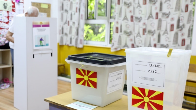 Гласаат болните и затворениците пред утрешното прегласување во седум избирачки места