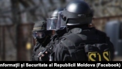 SIS nu precizează ce exact prevedeau acordurile de cooperare cu FSB și SVR.  