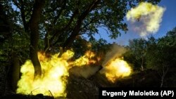Artileria autopropulsată ucraineană a Brigăzii 30 trage spre pozițiile rusești în regiunea Donețk, pe 20 iunie 2023