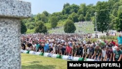 Klanjanje dženaze za 30 žrtava genocida u Srebrenici