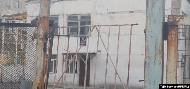 A dilapidated kindergarten building in Zarnisor