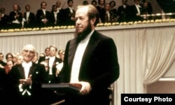 Александр Солженицын на вручении ему Нобелевской премии, 1974