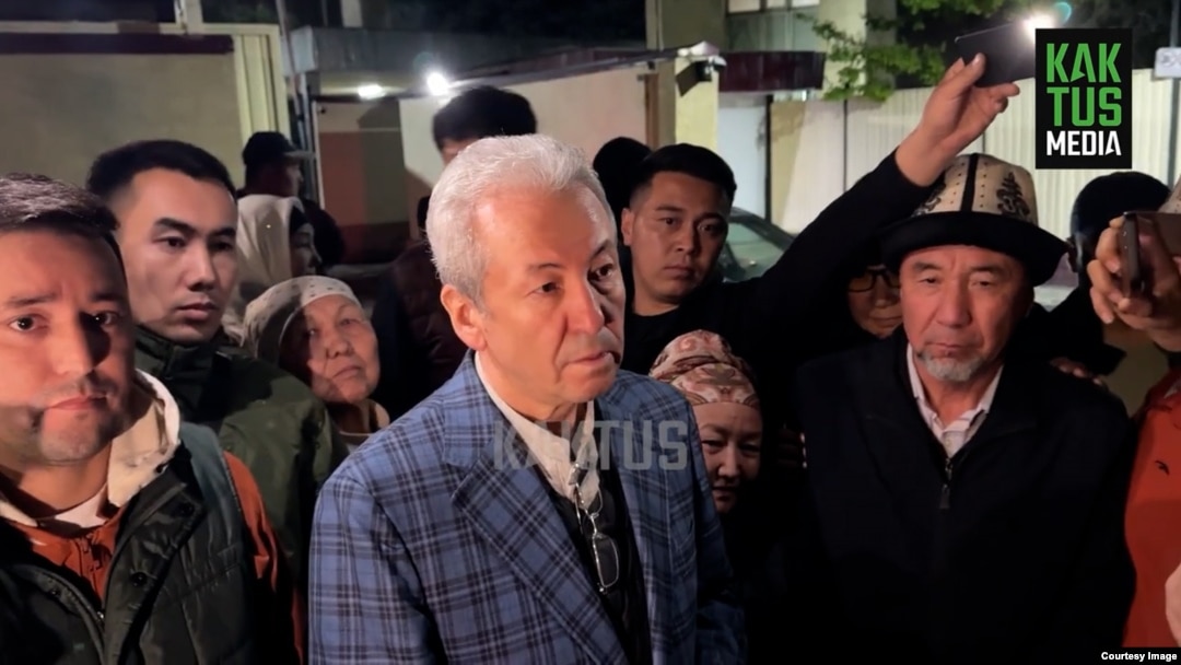 Kyrgyz opposition politician Adakhan Madumarov after his release from a detention center on April 26. 