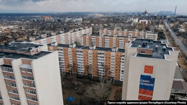 Grattacieli costruiti a Mariupol dopo l'occupazione