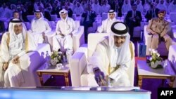 شیخ تمیم بن حمد بن خلیفه آل ثانی، امیر قطر، در مراسم آغاز اجرای طرح توسعه استخراج در بزرگترین میدان گازی جهان