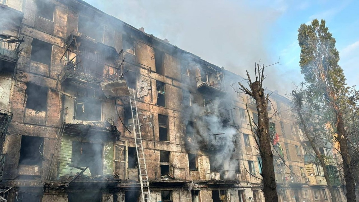 В Кривом Роге российская ракета попала в жилой дом. Сообщается о жертвах