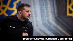 Președintele ucrainean Voldimir Zelenski la conferința de presă din 24 februarie, prin care a marcat un an de rezistență a Ucrainei, după invazia declanșată de Rusia în 2022. 