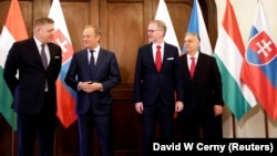 Summitul premierilor V4 în februarie 2024, la Praga. De la stânga la dreapta: R. Fico (Slovacia), D. Tusk (Polonia), P. Fiala (Cehia) și V. Orban (Ungaria). La următorul summit, cehul va fi probabil... altul.