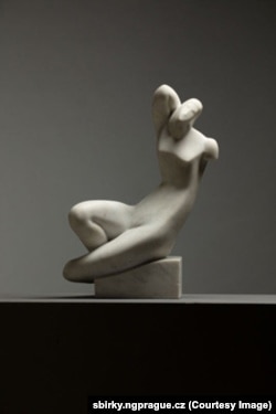 «Жіноча постать» (мармур) Олександр Архипенко, 1920-ті рр. Національна галерея Праги, Чехія