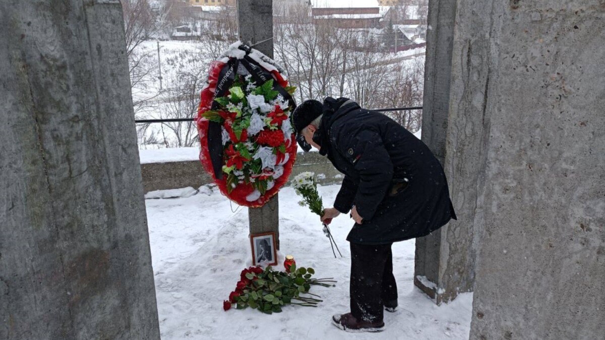 8 years since the murder of Boris Nemtsov.  Actions in his memory take place in Russia