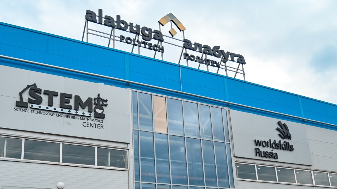 Үштік порнография