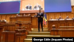 Marcel Ciolacu, în Parlament, pe 26 septembrie. Premierul și-a asumat răspunderea pentru proiectul de măsuri fiscal-bugetare menite să reducă deficitul bugetar.