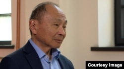 Francis Fukuyama a Szabad Európa munkatársának, Vazsa Tavberidzének ad interjút