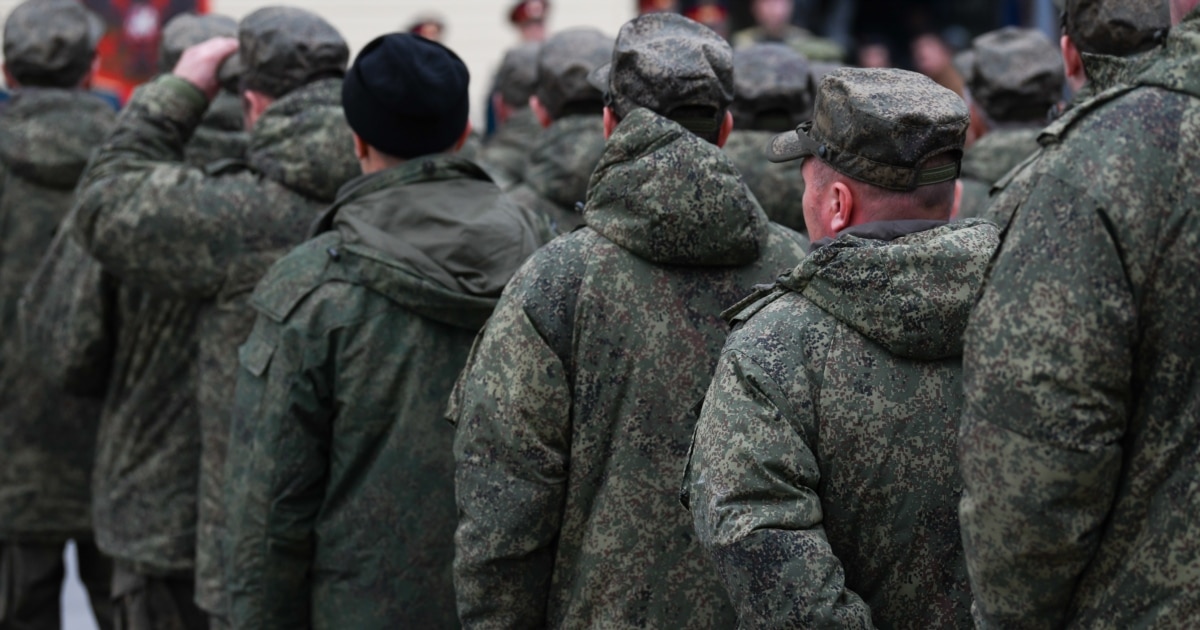 Кремль знижує виплати добровольцям для централізації контролю над військами