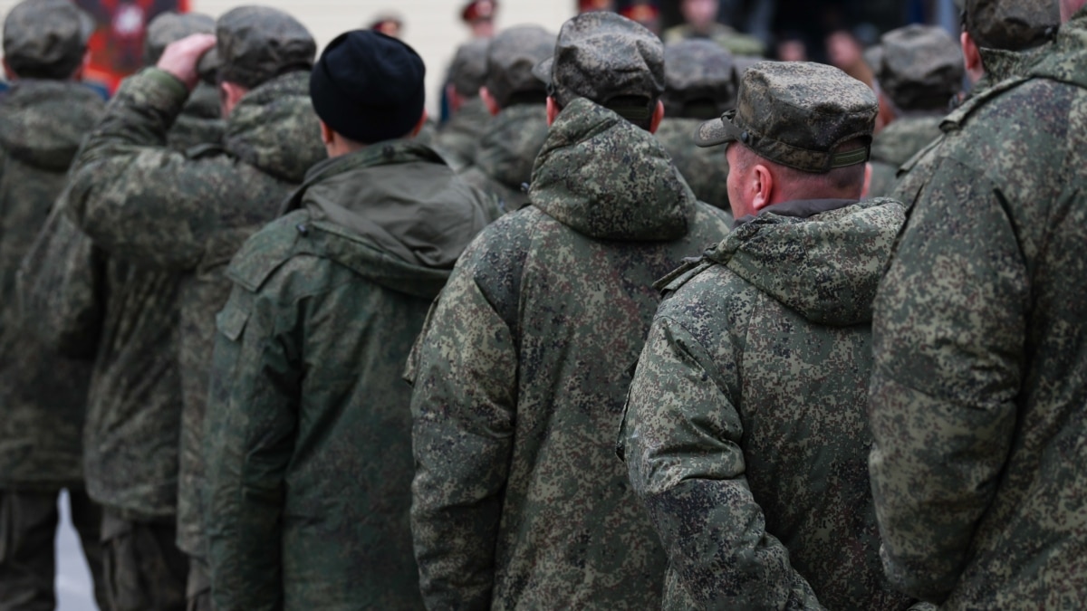 The women of the Russian military sent to the war, who came out to the demonstration, are subjected to pressure