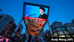 Fotogalerie - Lumea reacționează după anunțul morții președintelui iranian