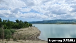 Оголяющийся склон Белогорского водохранилища – Крым, май 2024 года