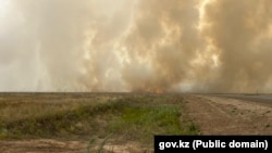 Степные пожары в Западно-Казахстанской области на фото, распространённом ДЧС ЗКО
