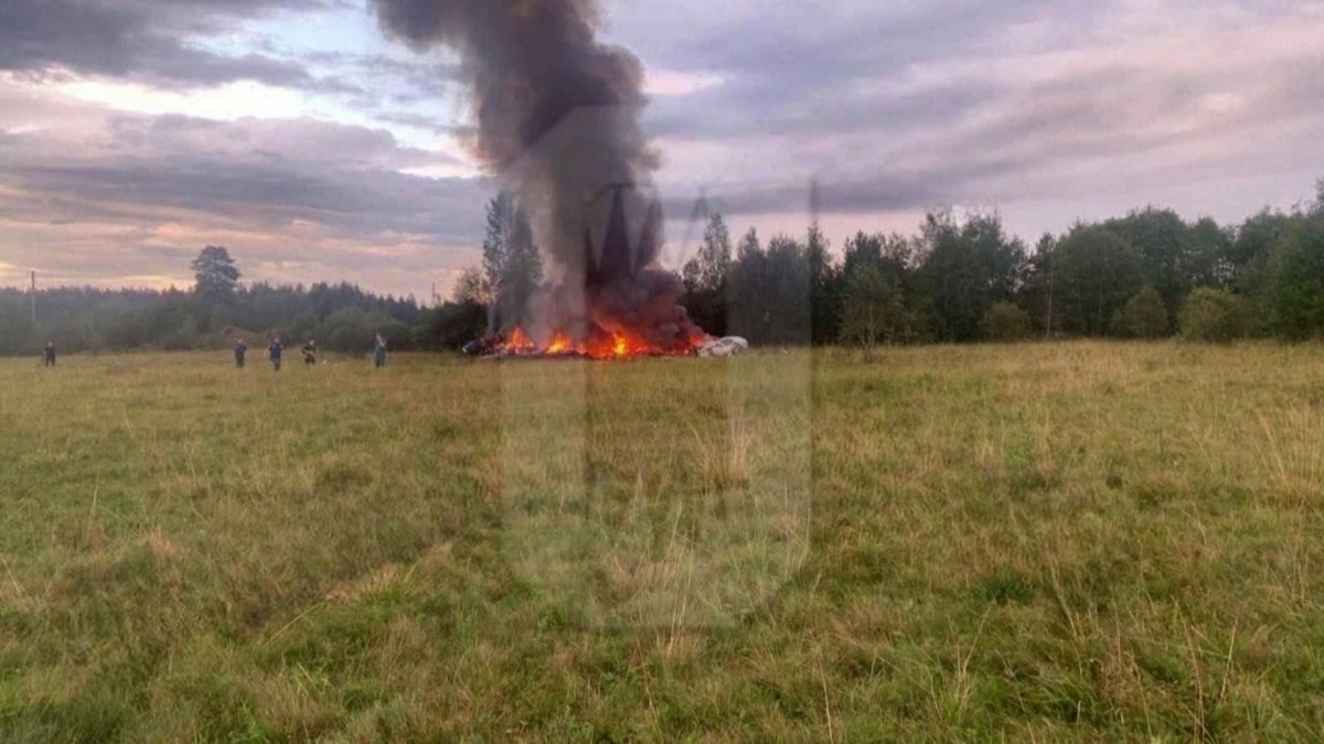 У Росії зʼявився памʼятник на місці падіння літака Євгена Пригожина