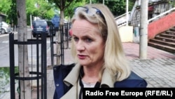 Raportuesja për Kosovën në Parlamentin Evropian, Viola von Cramon, gjatë bisedës për Radion Evropa e Lirë. Zveçan, 28 maj 2023.