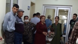 Diňle: Balkanyň edara-kärhanalaryna aýlyklary, pensiýalary, kömek pullaryny 10% ýokarlandyrmagy bes etmek barada habarnama paýlandy