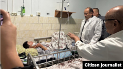 Gyrgyzystanyň saglyk ministri Alymkadyr Beýşenaliýew Suzak regionyndaky hassahanada. 3-nji maý, 2024 ý. 