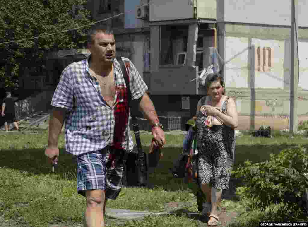 Люди залишають свої домівки, побоюючись наступного удару. Первомайський, Харківщина. 4 липня 2023 року