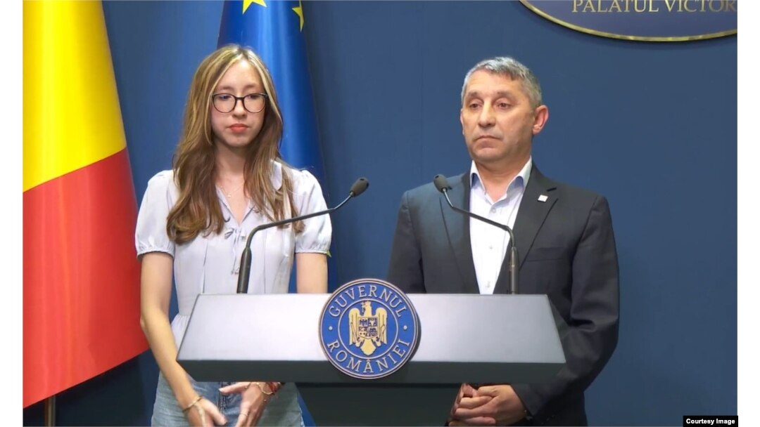 Miruna Croitoru, președinta Consiliului Național al Elevilor, și Iulian Cristache, președintele Federației Naționale a Asociațiilor de Părinți, s-au întâlnit marți cu premierul Nicolae Ciucă.