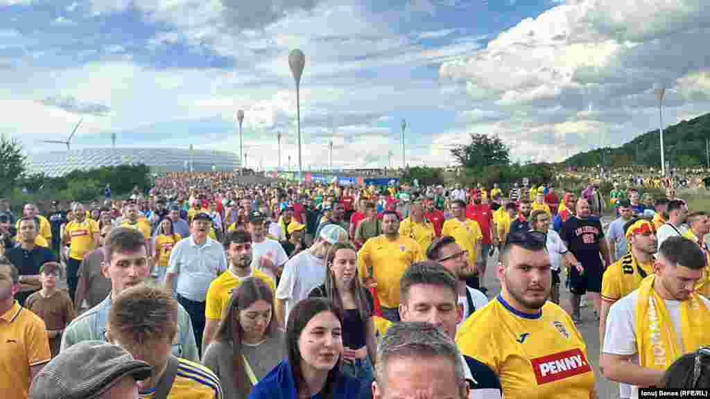 Suporterii români au plecat de la stadion bucuroși de victora României cu 3-0 împotriva Ucrainei.&nbsp;