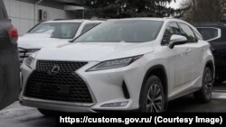 Автомобиль Lexus, ввезенный в Россию