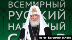 Патрирах РПЦ Кирилл выступает перед участниками Всемирного русского народного собора
