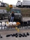 Kosovska policija prikazala oružje zaplenjeno nakon napada na severu