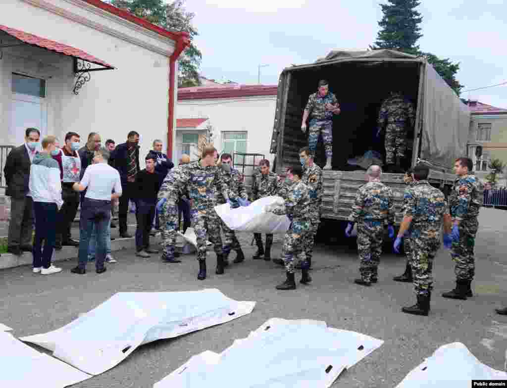 Պայթյունի վայրում որոնողական աշխատանքների արդյունքում աճյունների դուրս բերումը