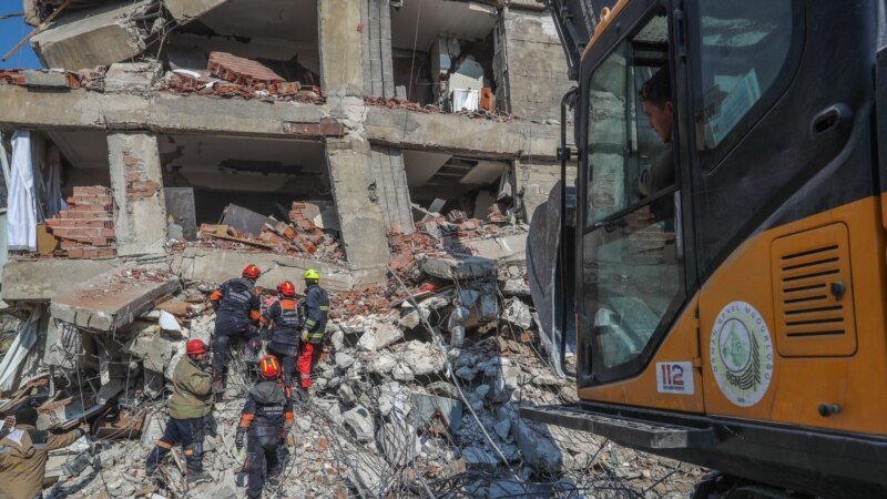 Бројот на загинати во земјотресите во Турција и Сирија се приближи до 42.000