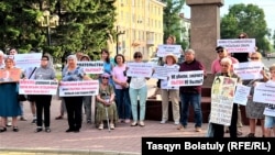 Demonstrators attend a rally against the torture of prisoner in Oskemen, East Kazakhstan region, on June 8.