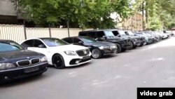 Автомобили, которые были представлены ГКНБ как принадлежавшие Камчы Кольбаеву.
