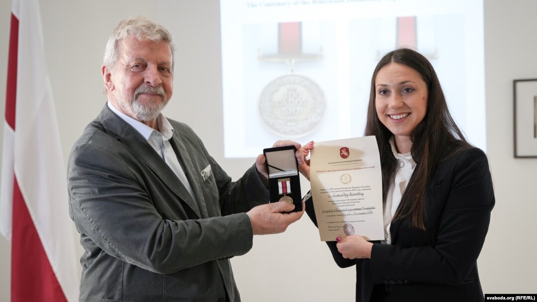 Аляксандар Мілінкевіч і сакратар Рады БНР доктар Паліна Прысмакова. Вільня , 28 верасьня 2023