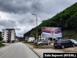 Bilbord na ulazu u Srebrenicu, 23. maj 2024.