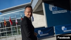 Szijjártó Péter külgazdasági és külügyminiszter érkezik az uniós külügy- és hadügyminiszterek luxembourgi ülésére 2024. április 22-én