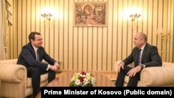 Косовскиот премиер Албин Курти и бугарскиот претседател Румен Радев, Приштина, 22 април 2024 