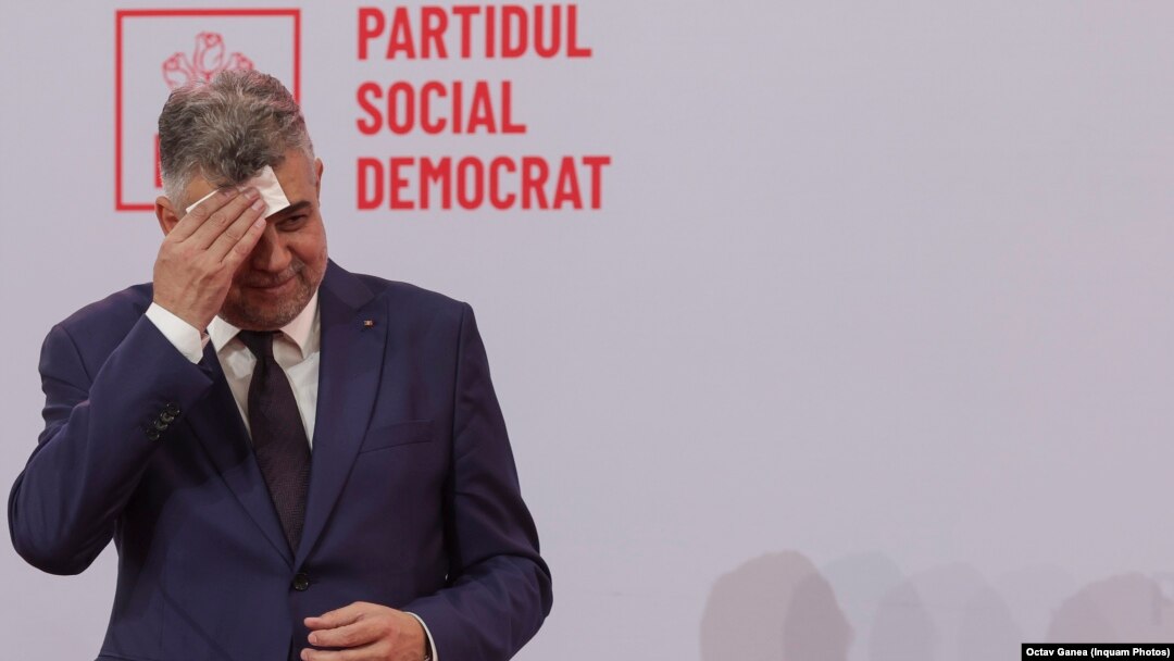 Candidatul PSD Marcel Ciolacu este favorit în cursa presidențială, dar controversele care îi marchează cariera ar putea avea impact. 