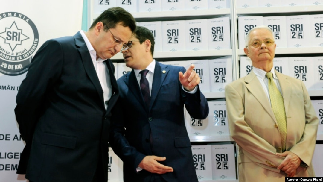 George Maior, Eduard Hellvig și Virgil Măgureanu, trei dintre cei cinci directori ai SRI din ultimii 30 de ani din România.