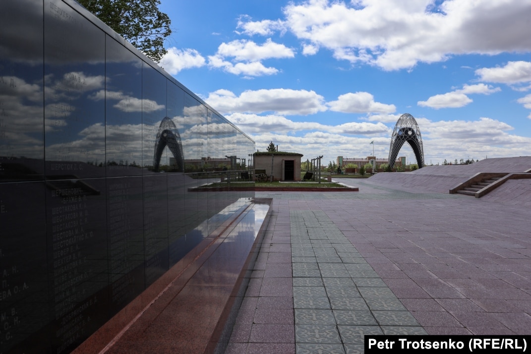 Бокпен анальды секс кезінде