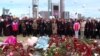 Քաղաքացիները հարգանքի տուրք են մատուցում զոհերի հիշատակին, Կրասնոգորսկ, Ռուսաստան, 30-ը մարտի, 2024
