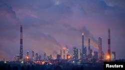 تاسیسات گازی روسیه در شهر اُمسک در جنوب سیبری