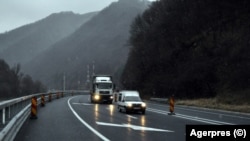 DN 7 - Valea Oltului, între Căineni și Boița.